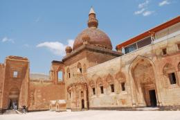 Climb Mount Ararat - the highest mountain in Turkey (2)