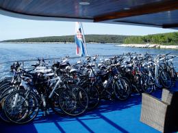 Exploring Croatia's Coastal Beauty: Cruise, Cycle, and Hike in Kvarner Bay! (10)