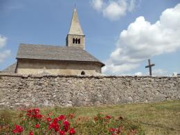 Alpine Splendor: Trekking from Meran to Lake Garda's Beauty (17)