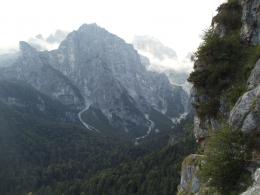 Alpine Splendor: Trekking from Meran to Lake Garda's Beauty (14)